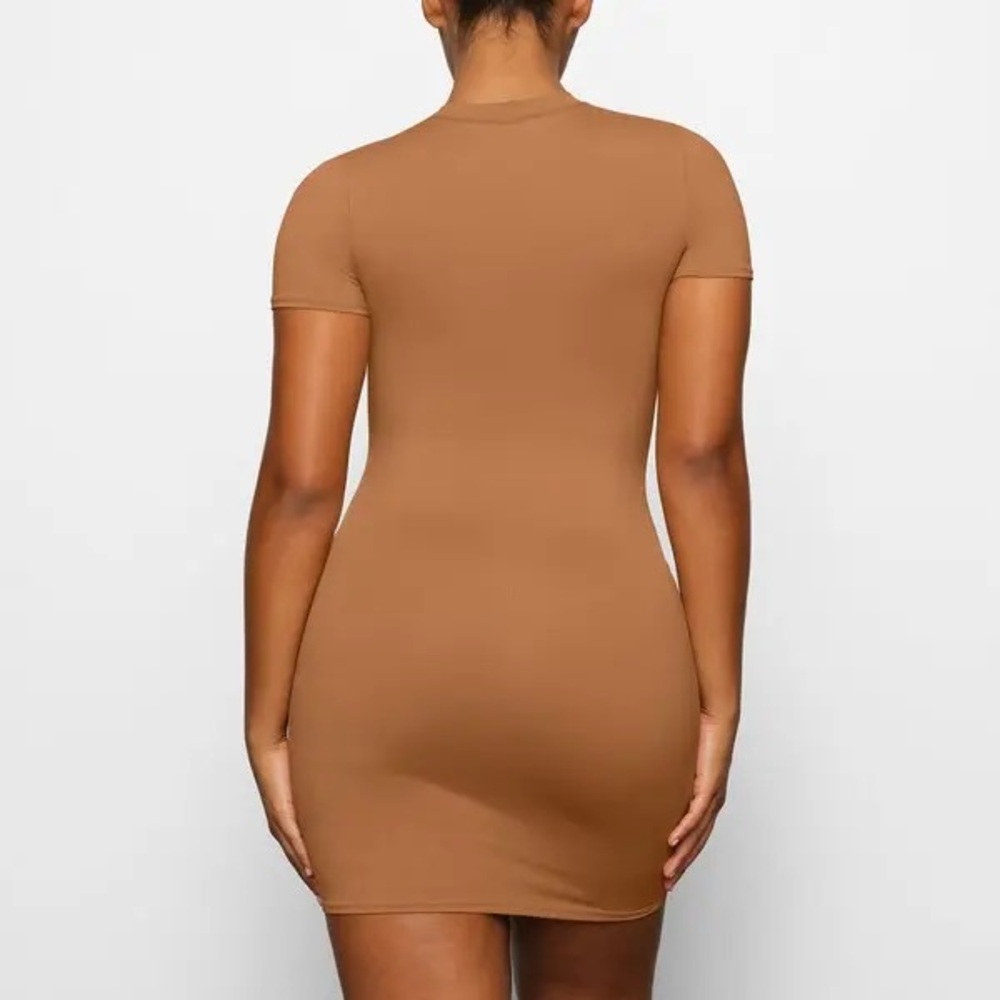 SKIMS RECYCLED SWIM DRESS ALMOND NWOT 4X - Picture 2 of 5